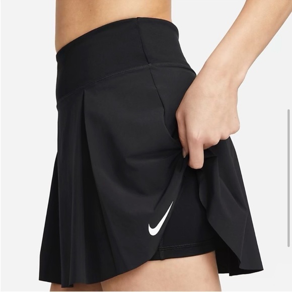 Nike Dri-Fit Advantage Pleated Golf Tennis Shorts Women Size Large in Black - Picture 2 of 11